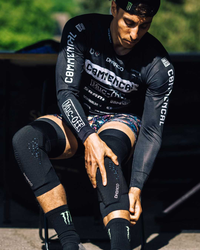 Dharco Gravity Knee Pad