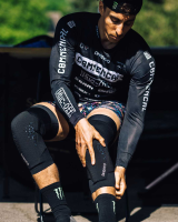 Dharco Gravity Knee Pad